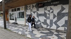 Sýkorova mozaika v Litvínově, kterou chce město nahradit kopií.