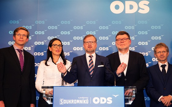 Pedseda ODS Petr Fiala hovoí na tiskové konferenci strany k výsledkm voleb...