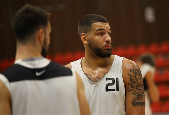 Waverly Austin (21) na tréninku nymburských basketbalist