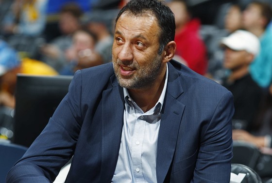 Vlade Divac na lavice Sacramento Kings