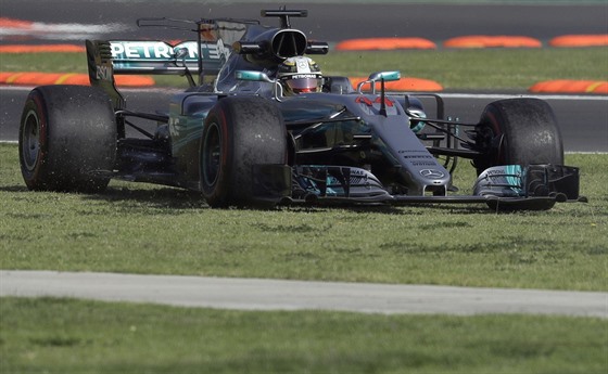 Lewis Hamilton z Mercedesu pi tréninku na Velkou cenu Mexika formule 1