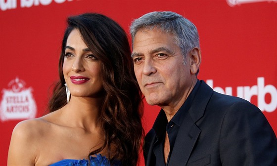 Georg Clooney a jeho manželka Amal (Los Angeles, 22. října 2017)