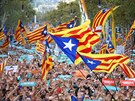 Barcelona protestuje proti rozhodnutí Madridu omezit katalánskou autonomii (21....