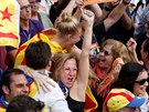 Katalánci slaví schválení rezoluce o nezávislosti (27. íjna 2017).