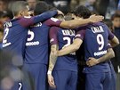 Fotbalisté Paíe se radují ze vsteleného gólu v utkání s Marseille ve...