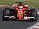 Sebastian Vettel z Ferrari pi tréninku na Velkou cenu Mexika