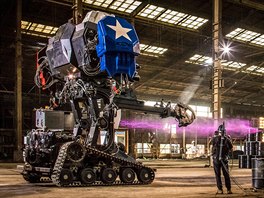 ROBOZÁPASNÍK. Obí robot Eagle Prime od firmy MegaBots, která stroje vyrábí za...