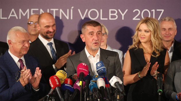 Volebn tb ANO slav vtzstv ve volbch (21. JNA 2017).
