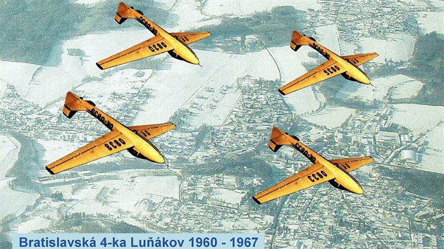 Prospekt akrobatické skupiny z letiště Bratislava - Vajnory létající na čtyřech kluzácích LF-107 Luňák