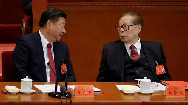 Čínský prezident na sjezdu strany upevnil svou moc (24. října 2017).