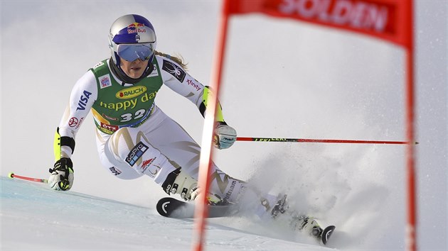Americk lyaka Lindsey Vonnov na trati obho slalomu v Sldenu
