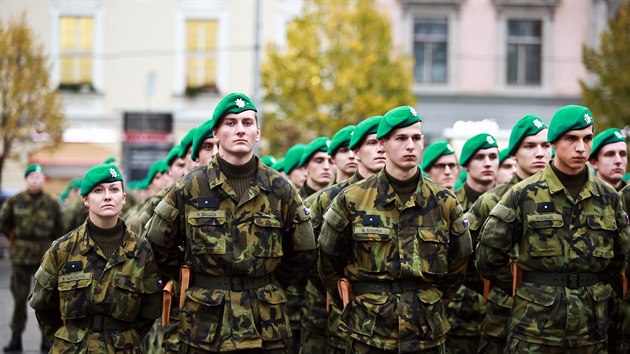 Psahu sloili nov vojci na nmst Svobody v Brn. Obvykle se tento slavnostn akt kon na Praskm hrad.