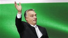 Maarský premiér Viktor Orbán ení pi píleitosti 61. výroí budapeského...