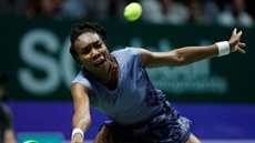 Tenistka Venus Williamsová bhem úvodního duelu na Turnaji mistry.