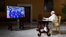 Pape Frantiek ve tvrtek odpoledne rozmlouval s posádkou Mezinárodní vesmírné...
