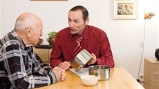 �mejda si v klipu zahrál Martin Stránský z Divadla F.X. �aldy (v �ervené...