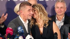 Andrej Babiš s manželkou Monikou na tiskové konferenci hnutí ANO k výsledkům...