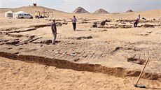 etí archeologové odkrývají chrám faraona Ramesse II. v egyptském Abúsíru....