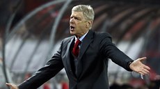 Trenér Arsenalu Arséne Wenger bhem utkání Evropské ligy na hiti Crvené...