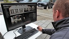 Moderní kameru otestovali karlovartí stráníci v lokalit nedaleko Mstské...