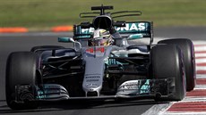 Lewis Hamilton z Mercedesu při tréninku na Velkou cenu Mexika formule 1