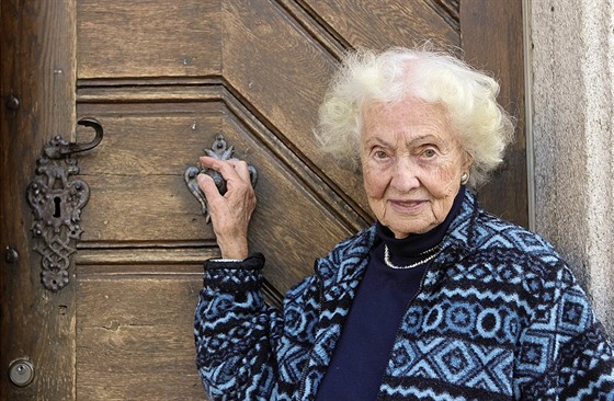 Genilda Kinská zůstala po emigraci v roce 1948 v zahraničí. Její bratři po...