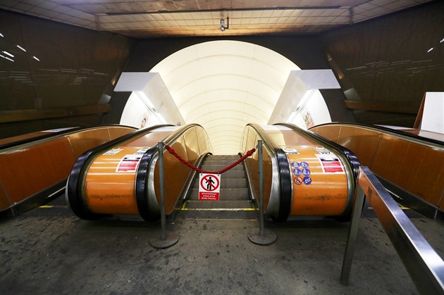 Tři NEJ policejní zásahy v pražském metru. Hvězdné války, chronický vypínač a klidný policajt