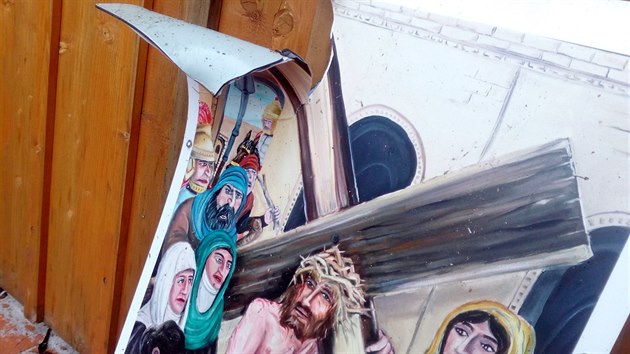 Vich�ice po�kodila dev�t� zastaven� Je�� potk�v� jeruzal�msk� �eny a jeden�ct� zastaven� Je�� je uk�i�ov�n.