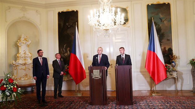 Prezident Milo Zeman a pedseda hnut ANO Andrej Babi na tiskov konferenci po jednn v Lnech. (31. jna 2017)
