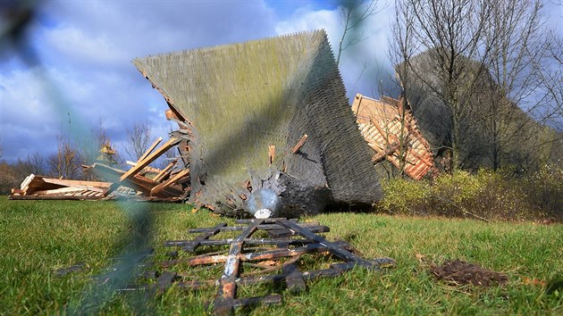 Devn pravoslavn kostelk v Most nevydrel npor vtru.