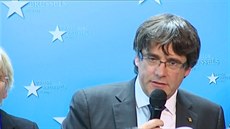 Sesazený katalánský premiér Carles Puigdemont na tiskové konferenci v Bruselu