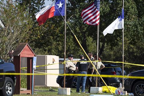 Pi stelb v baptistickém kostele ve mst Sutherland Springs v americkém...