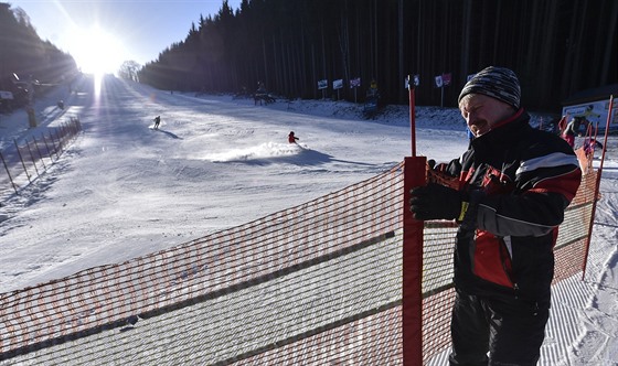 Pavel Havlíček (na snímku) provozuje lyžařský areál ve Zborné. I on musel řešit...