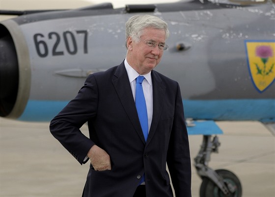 Britský ministr obrany Michael Fallon ve stedu rezignoval. elí obvinní ze...