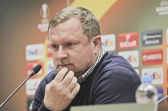 Trenér Pavel Vrba na tiskové konferenci Plzn ped Evropskou ligou s Luganem.