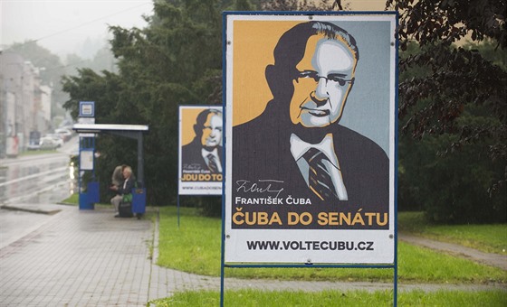 Reklamní poutače ve Zlíně před senátními volbami v roce 2014.