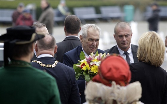 Dosavadní prezident Miloš Zeman navštívil během svého funkčního období Olomoucký kraj hned pětkrát, naposledy loni v listopadu (snímek z jeho příjezdu k sídlu hejtmanství).