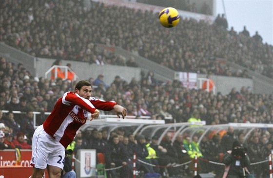 Rory Delap pi své parádní disciplín - házení aut