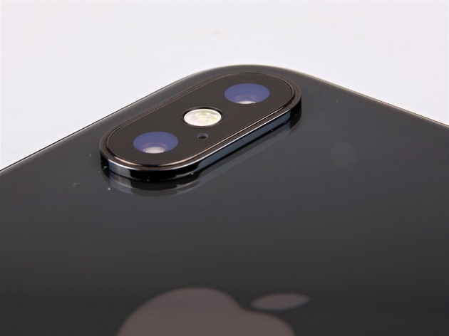 Možná je máte v kapse. Toto jsou nejlépe prodávané iPhony všech dob