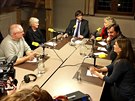 Sesazený katalánský premiér Carles Puigdemont pi rozhovoru s rozhlasovou...
