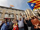 Na barcelonskou demonstraci na podporu obvinného vedení Katalánska pily...