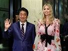 Dcera amerického prezidenta Donalda Trumpa Ivanka a japonský premiér inzó Abe...
