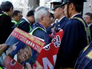U americké ambasády v Tokiu se konal protest proti státní návtv amerického...