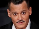 Spoleensky unavený Johnny Depp na premiée snímku Vrada v Orient expresu v...