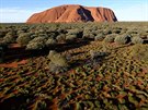 Austrálie zakázala lezení na Uluru, posvátnou rudou skálu Aboridinc.