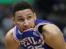 Ben Simmons z Philadelphie proívá zápas s Utahem.