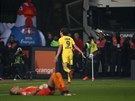 Edinson Cavani z Paris St Germain slaví gól proti Angers.