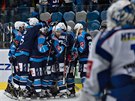 Hokejov� Pir�ti a chomutov�t� fanou�ci v SD Ar�n� se raduj� z ned�ln�ho...