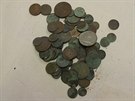 Obsah makovice z kostela ve Starých Keanech -  sbírka mincí starokeanského...