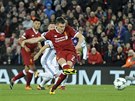 NEDAL. James Milner z Liverpoolu nepromuje pokutový kop v zápase s Mariborem.